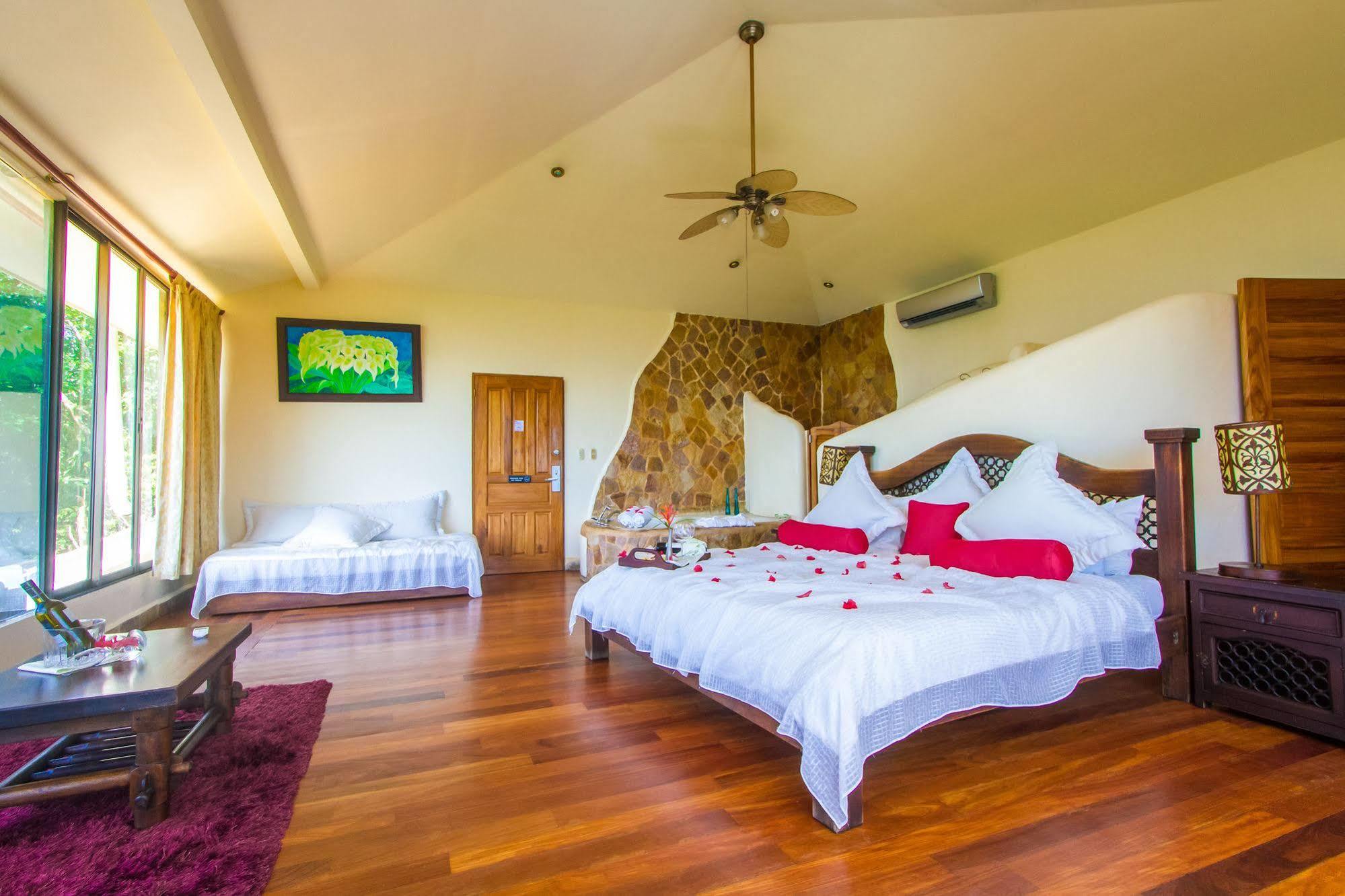 Issimo Suites Boutique Hotel & Spa - Adults Only Manuel Antonio Exterior foto